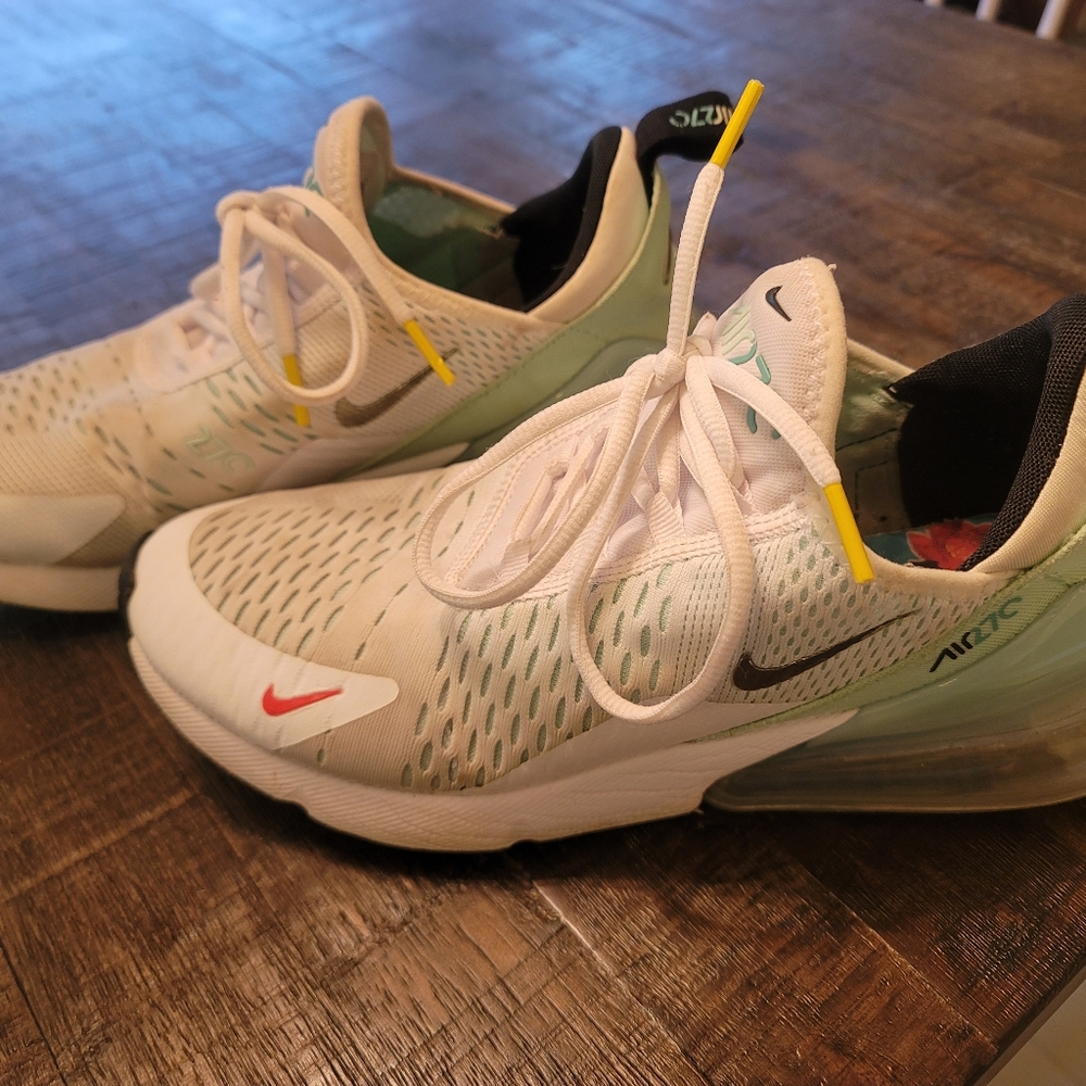 Womens Nike airmax 270